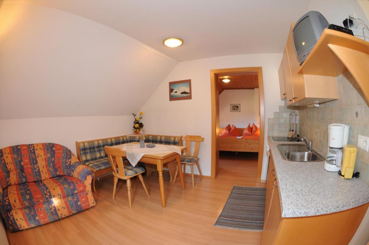 Haus Lukasser Grobming Rum bild